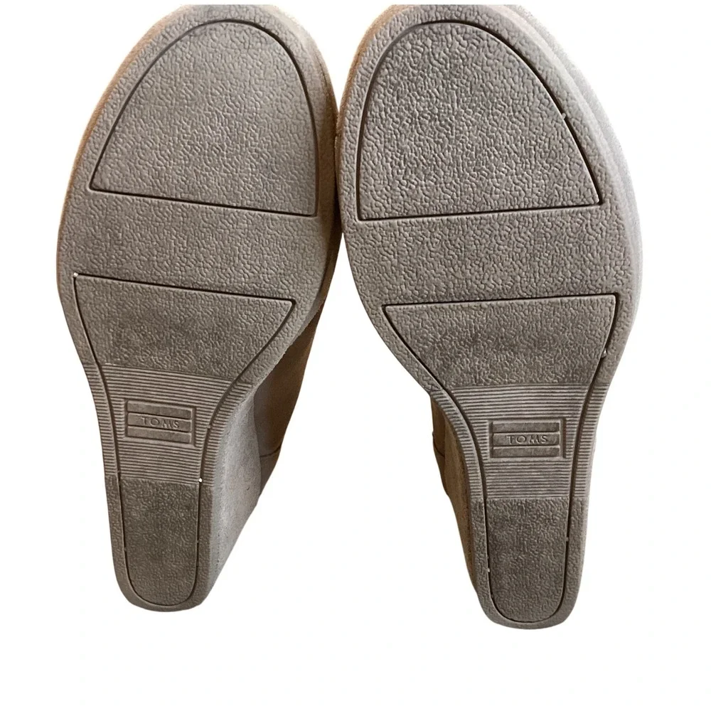 Toms Ankle Wedge Booties Size‎ US 8, UK 6, EU 39 Beige Suede Comfort Boots